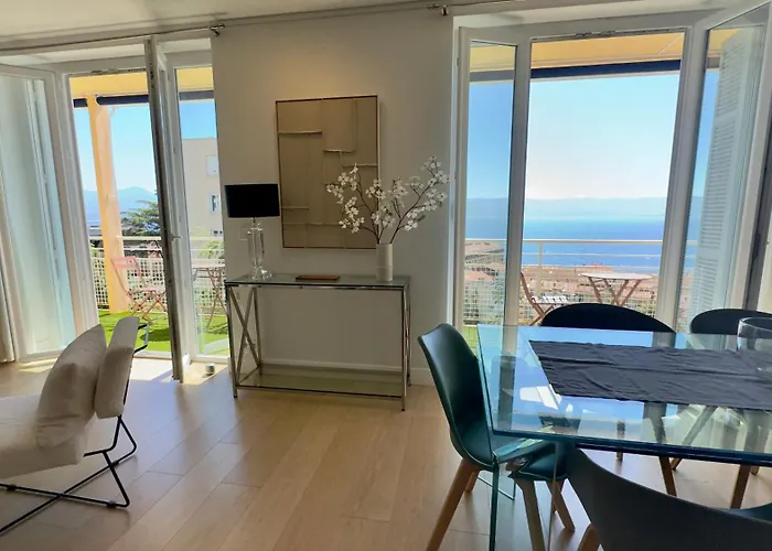 Apartament Eugenie T4 Vue Centre-ville *